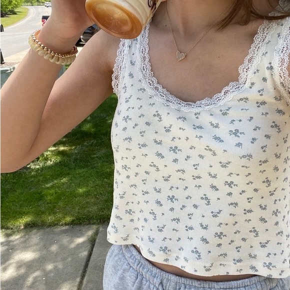 Brandy Melville Floral Tank - Picture 2 of 5